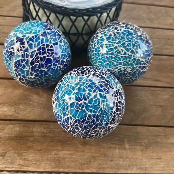 Pier 1 3Pcs Decorative Glass Orbs 3.15 Inch Centerpiece Decorative Balls - Picture 2 of 4